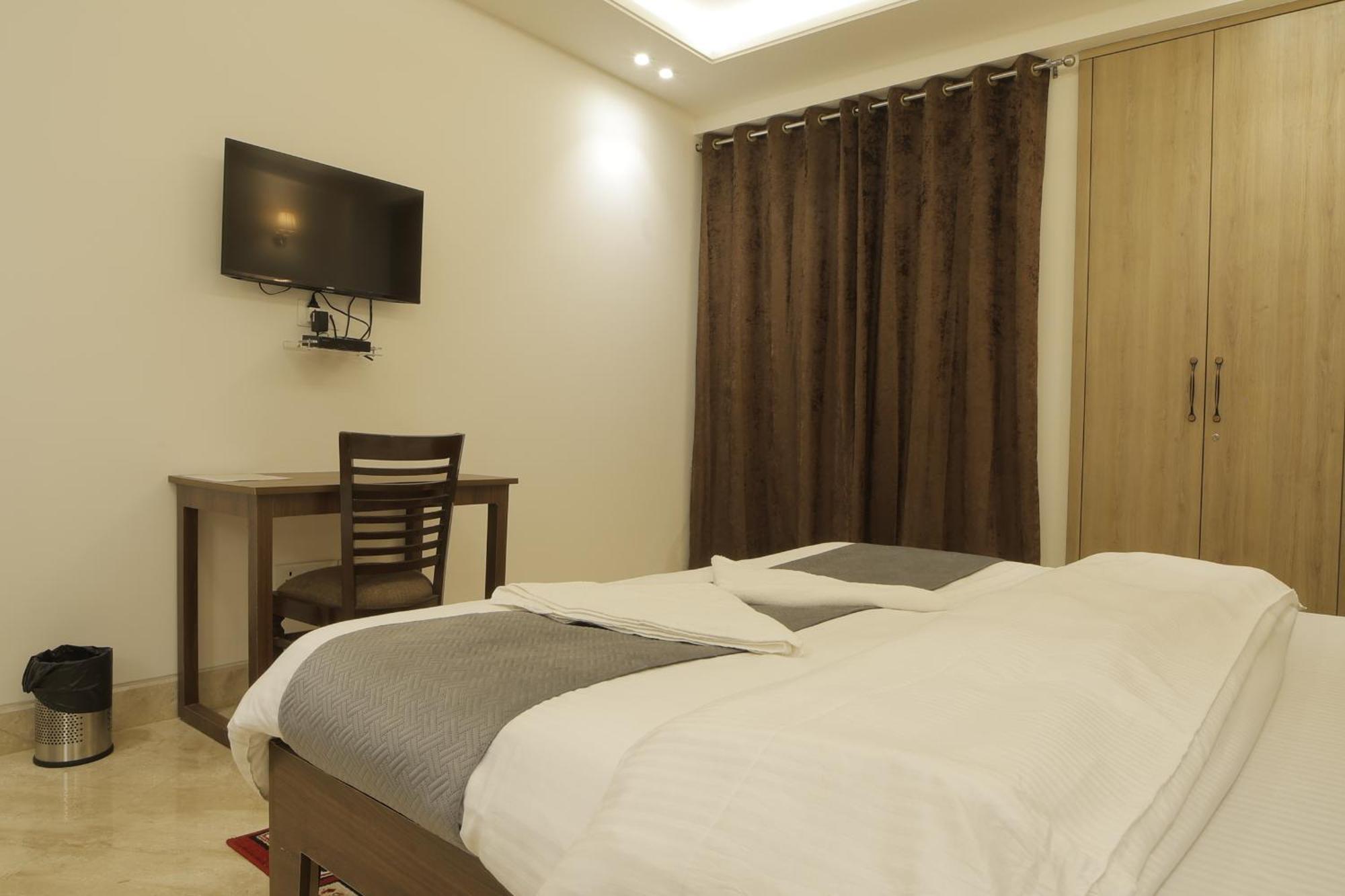 Under My Roof Superio Bed & Breakfast นิวเดลี ภายนอก รูปภาพ